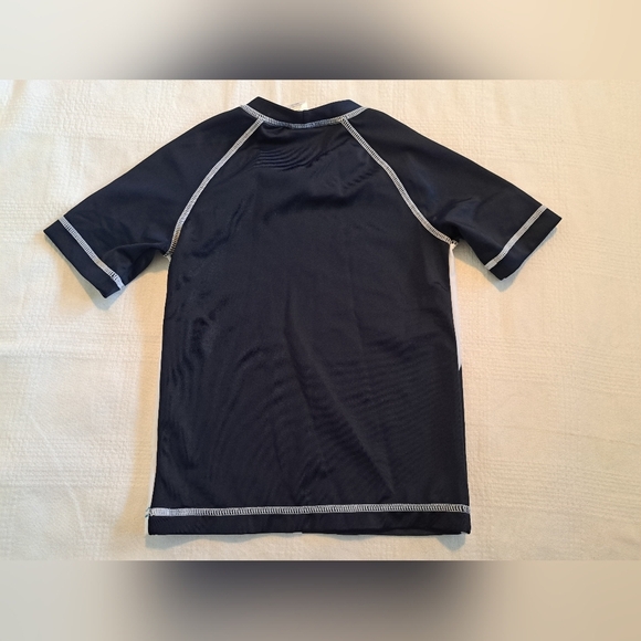 Gymboree Outlet boys size 4 swim rash guard EUC - Picture 2 of 3